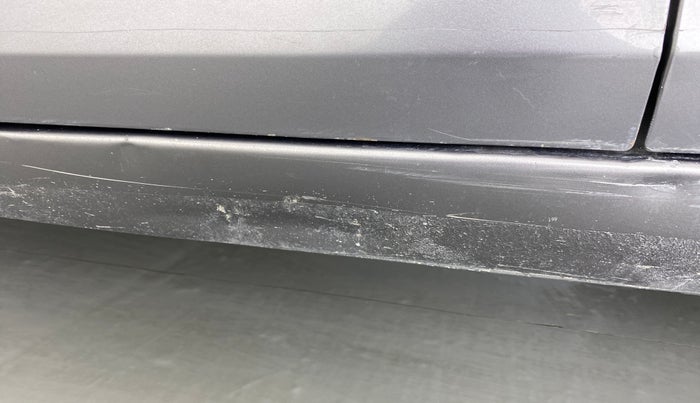 2014 Maruti Swift VXI, Petrol, Manual, 46,247 km, Left running board - Slightly dented