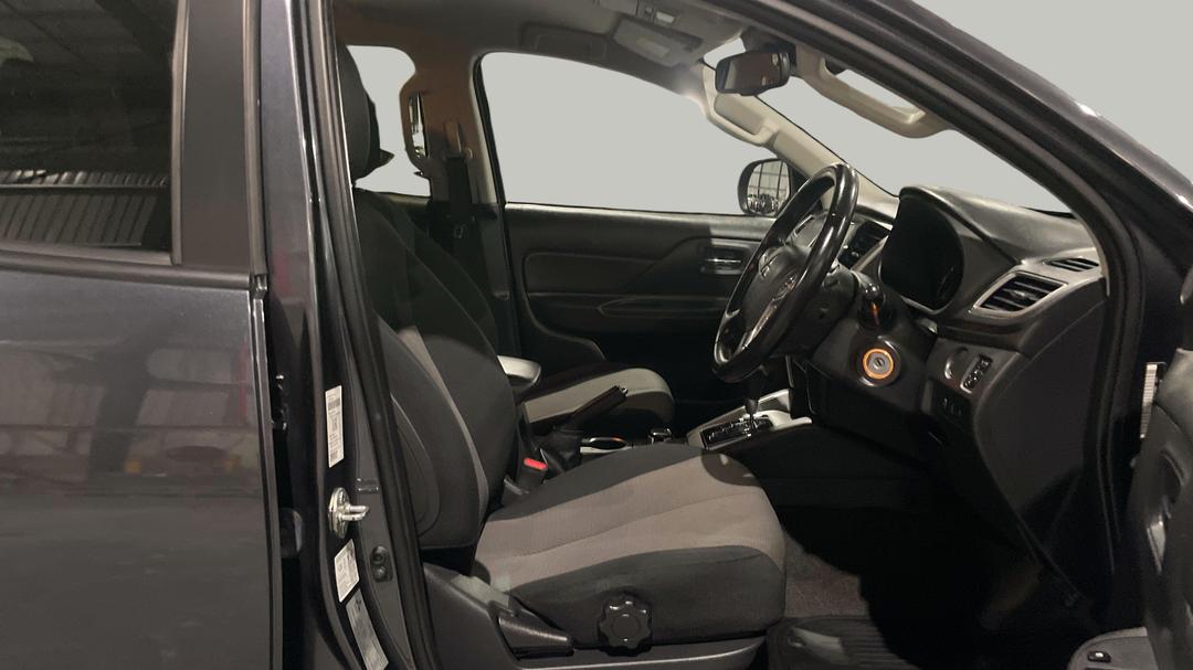 2021 Mitsubishi Triton Glx-r (4x4), Automatic, 81331 km, Right Side Front Door Cabin View