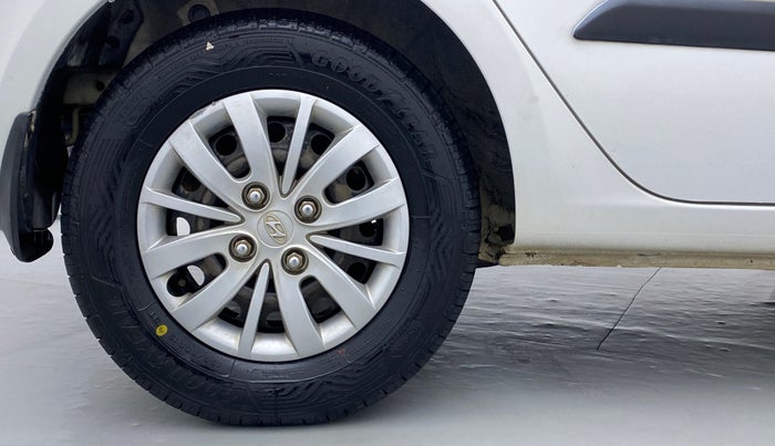 2014 Hyundai i10 SPORTZ 1.1 IRDE2, Petrol, Manual, 28,062 km, Right Rear Wheel