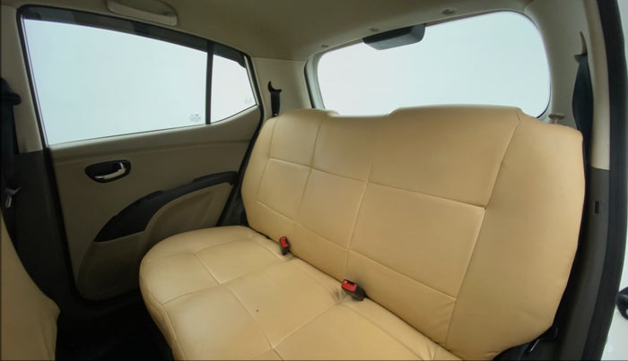 2014 Hyundai i10 SPORTZ 1.1 IRDE2, Petrol, Manual, 28,062 km, Right Side Rear Door Cabin