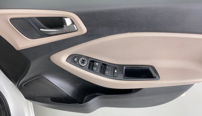 2015 Hyundai Elite i20 SPORTZ 1.2, Petrol, Manual, 48,526 km, Driver Side Door Panels Control