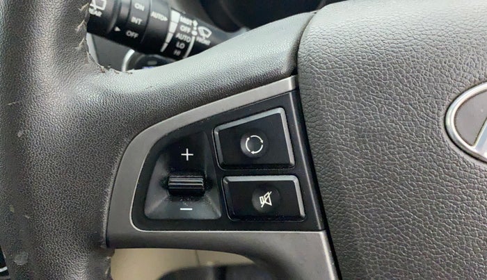 2013 Hyundai i20 ASTA 1.2, Petrol, Manual, 21,809 km, Steering wheel - Sound system control not functional