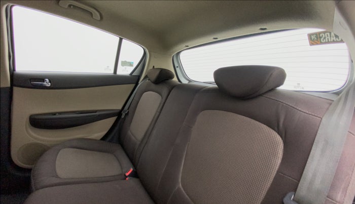 2013 Hyundai i20 ASTA 1.2, Petrol, Manual, 21,809 km, Right Side Rear Door Cabin