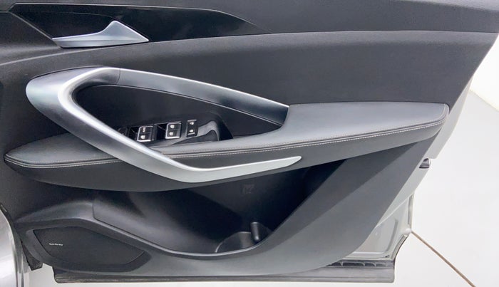 2019 MG HECTOR SHARP DCT PETROL, Petrol, Automatic, 7,432 km, Driver Side Door Panels Control