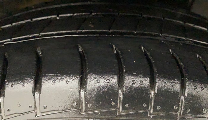 2019 Hyundai NEW SANTRO SPORTZ CNG, CNG, Manual, 37,087 km, Left Rear Tyre Tread
