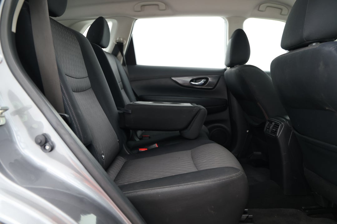 2018 Nissan X-trail St (4WD), Automatic, 138364 km, Right Side Rear Door Cabin View
