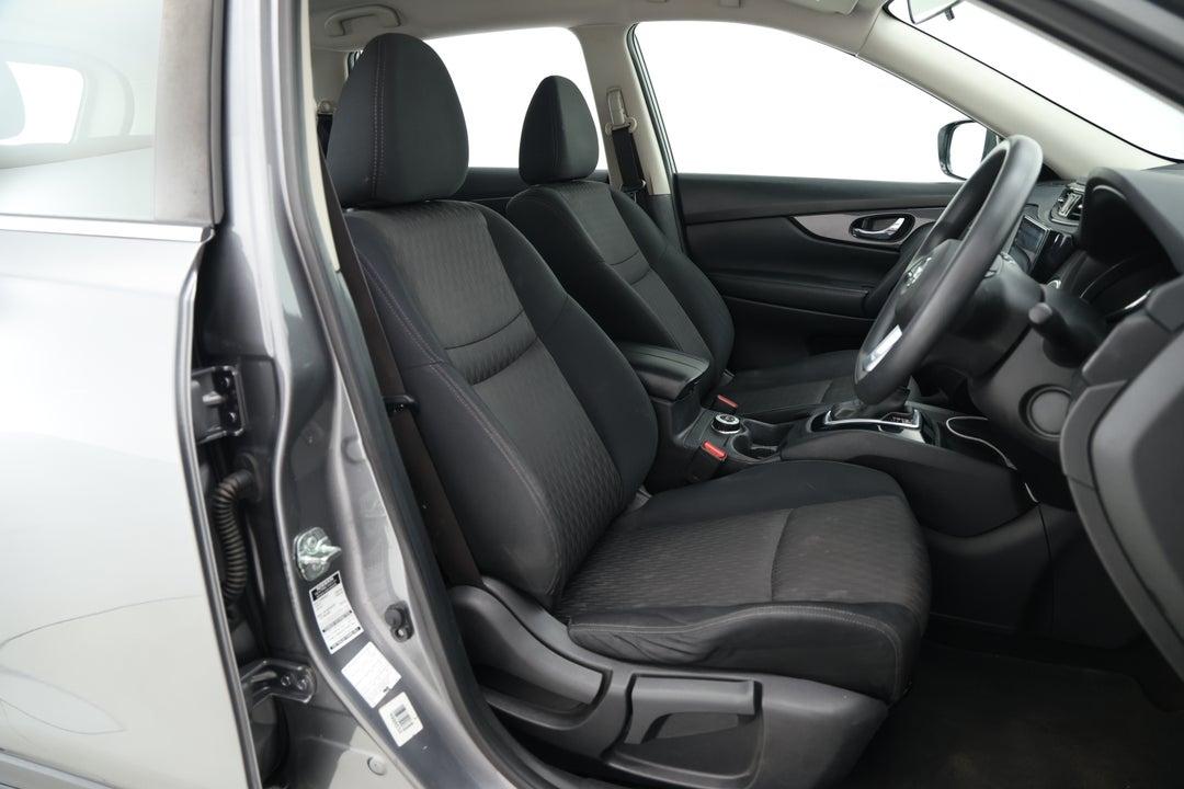 2018 Nissan X-trail St (4WD), Automatic, 138364 km, Right Side Front Door Cabin View