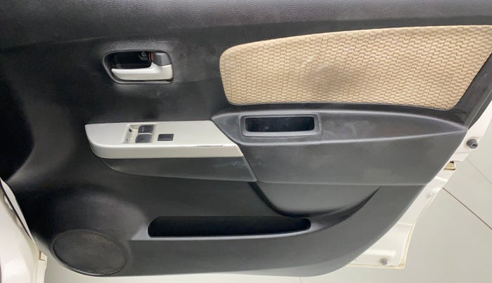 2017 Maruti Wagon R 1.0 LXI CNG, CNG, Manual, 71,906 km, Driver Side Door Panels Control