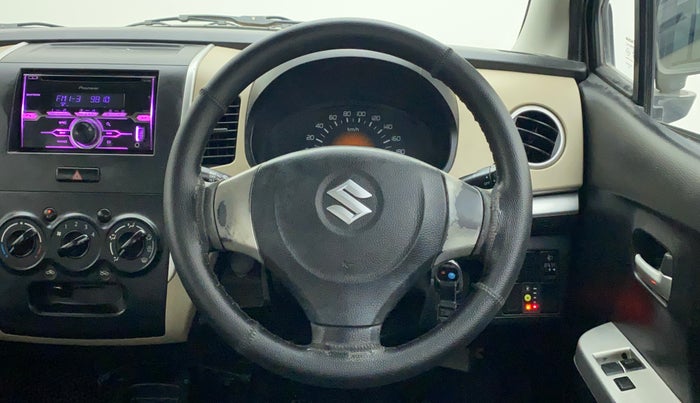 2017 Maruti Wagon R 1.0 LXI CNG, CNG, Manual, 71,906 km, Steering Wheel Close Up