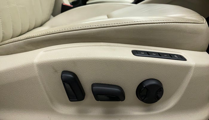 2019 Skoda Octavia L&K 1.8 TSI AT, Petrol, Automatic, 35,897 km, Driver Side Adjustment Panel