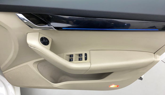 2019 Skoda Octavia L&K 1.8 TSI AT, Petrol, Automatic, 35,897 km, Driver Side Door Panels Control