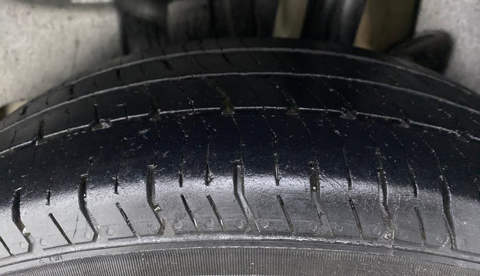 2018 Maruti Swift VXI, Petrol, Manual, 36,448 km, Left Rear Tyre Tread