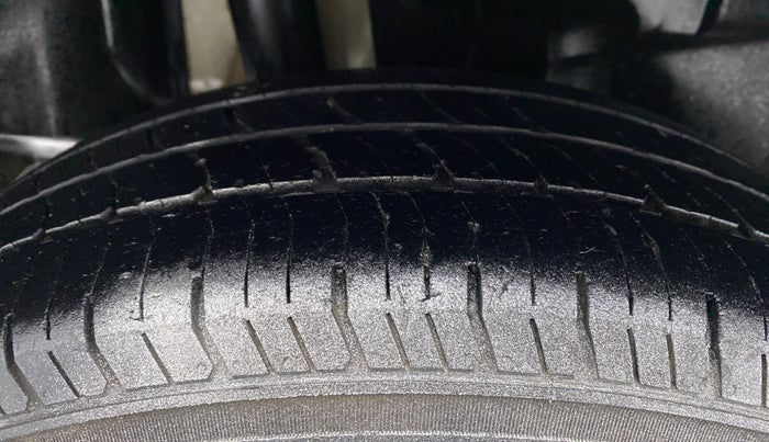2018 Maruti Swift VXI, Petrol, Manual, 36,448 km, Right Rear Tyre Tread