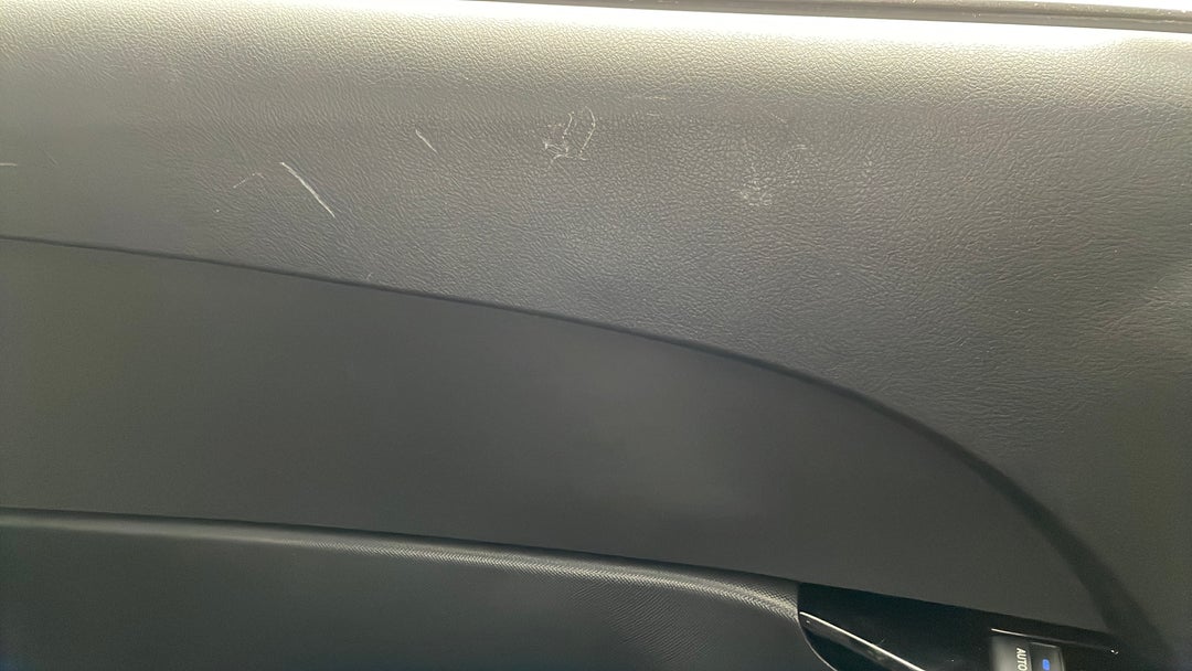 Doors Rear LHS Scratch