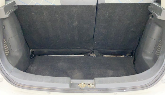 2012 Maruti Ritz LXI, Petrol, Manual, 1,21,307 km, Dicky (Boot door) - Parcel tray missing