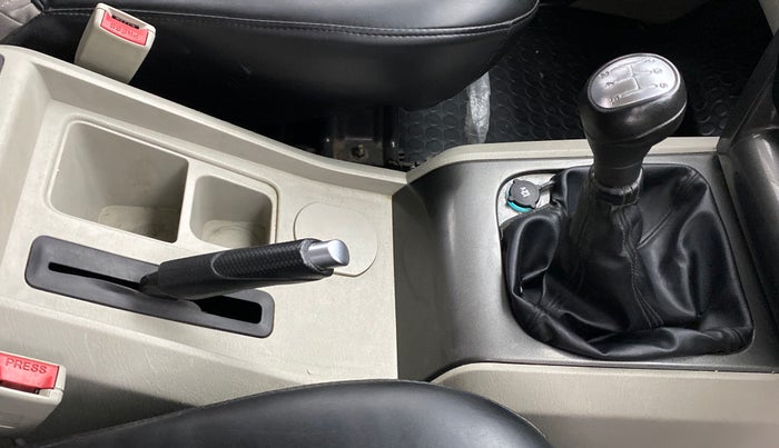 2014 Mahindra Scorpio S10, Diesel, Manual, 52,627 km, Gear Lever