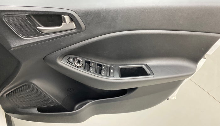 2016 Hyundai i20 Active 1.4 SX, Diesel, Manual, 38,546 km, Driver Side Door Panels Control