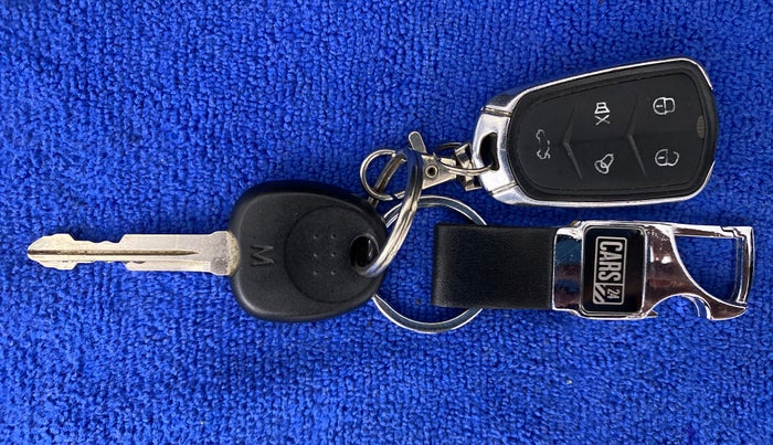 2019 Hyundai NEW SANTRO ERA, Petrol, Manual, 22,383 km, Key Close Up