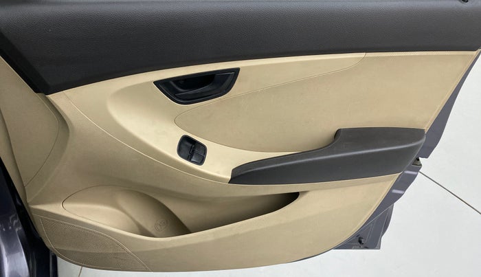2015 Hyundai Eon MAGNA PLUS, Petrol, Manual, 78,282 km, Driver Side Door Panels Control