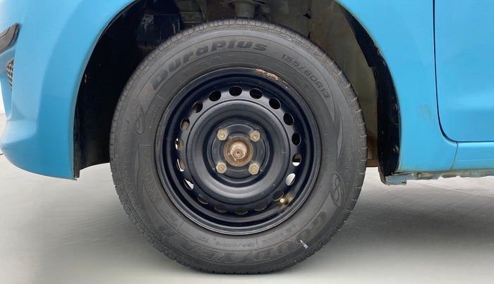 2014 Datsun Go T, Petrol, Manual, 65,504 km, Left Front Wheel