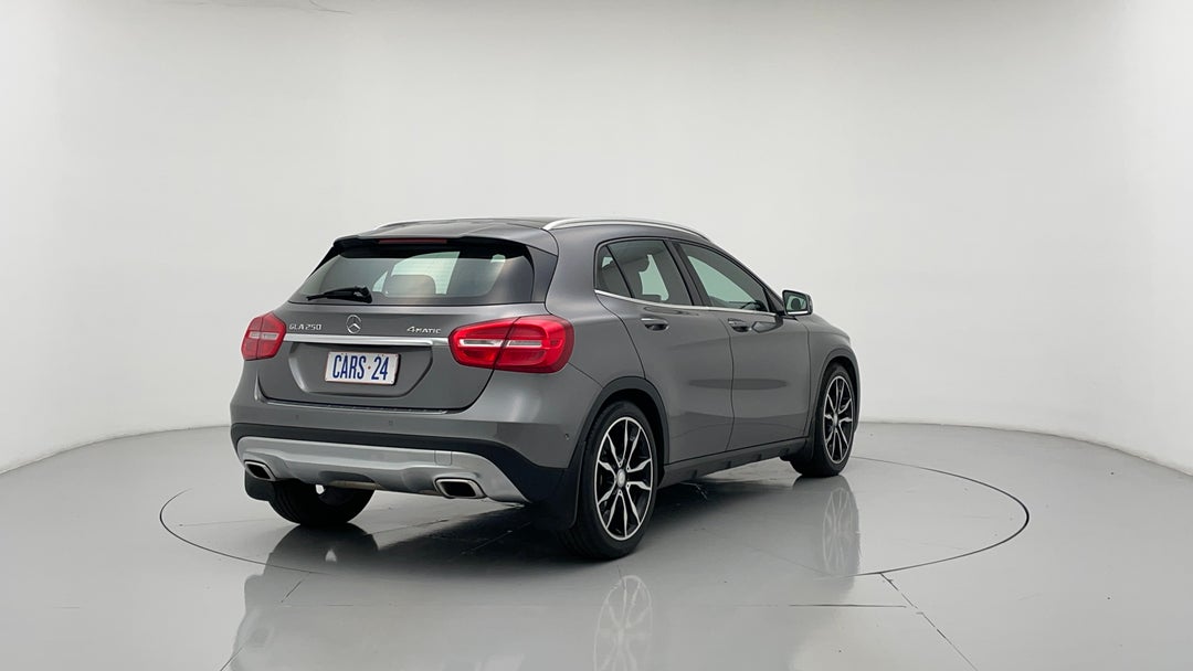 Right Back Diagonal (45- Degree) View