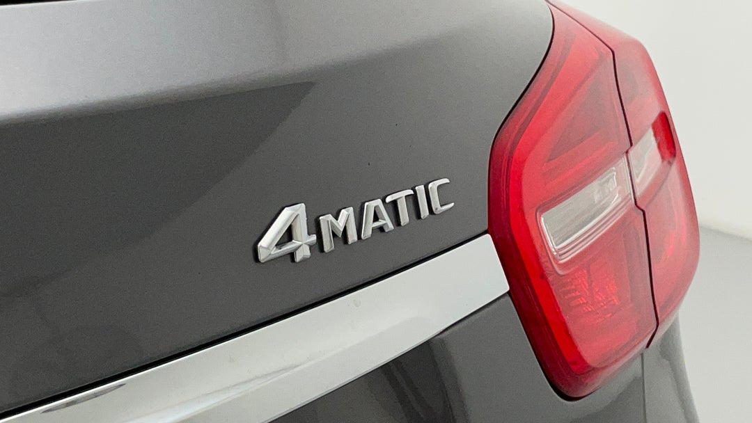 Badge (Boot Right Side)