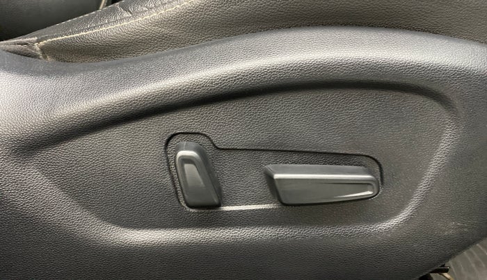 2019 Hyundai Creta 1.6 SX (O) VTVT, Petrol, Manual, 60,781 km, Driver Side Adjustment Panel
