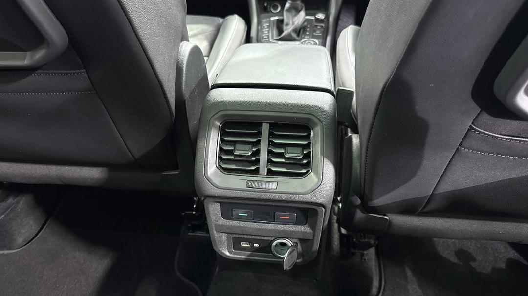 2020 Volkswagen Tiguan Allspace 132 Tsi Comfortline, Automatic, 57783 km, Rear A/C Vent
