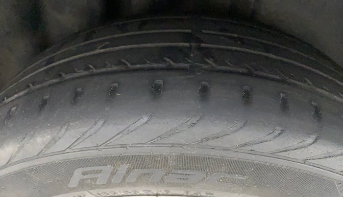 2016 Volkswagen Ameo HIGHLINE1.2L, Petrol, Manual, 37,966 km, Right Rear Tyre Tread