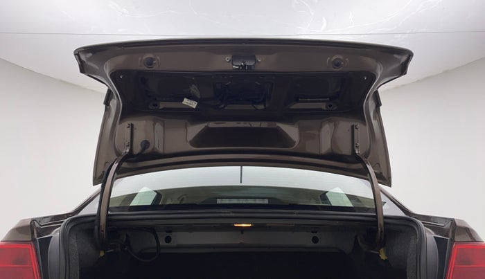 2016 Volkswagen Ameo HIGHLINE1.2L, Petrol, Manual, 37,966 km, Boot Door Open