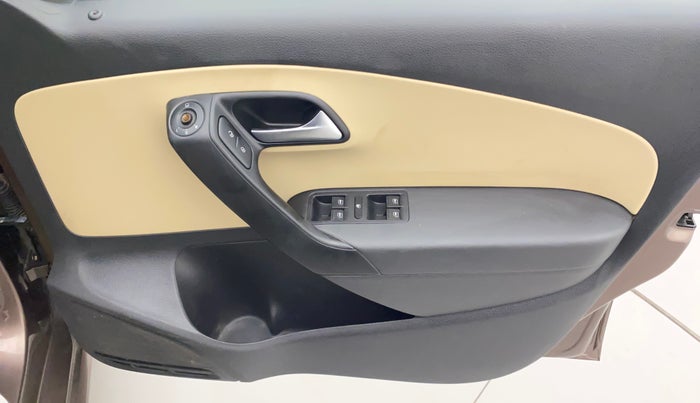 2016 Volkswagen Ameo HIGHLINE1.2L, Petrol, Manual, 37,966 km, Driver Side Door Panels Control