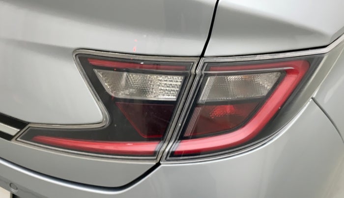 2020 Hyundai AURA S 1.2 CNG, CNG, Manual, 68,025 km, Right tail light - Minor scratches