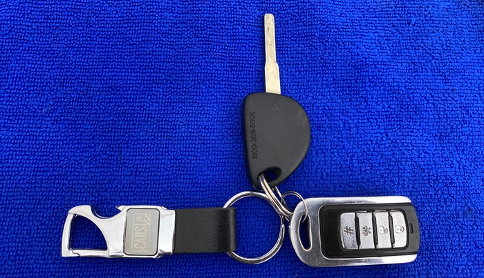 2015 Mahindra Scorpio S2, Diesel, Manual, 73,296 km, Key Close Up