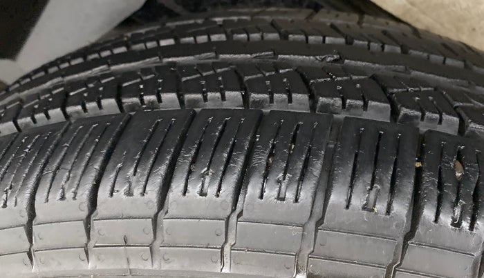 2015 Mahindra Scorpio S2, Diesel, Manual, 73,296 km, Left Rear Tyre Tread