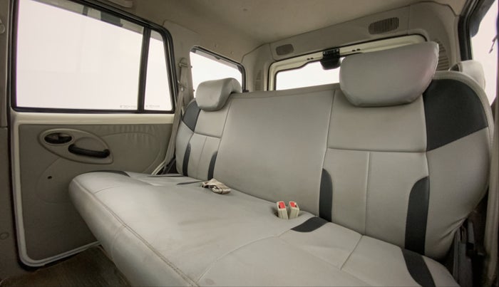 2015 Mahindra Scorpio S2, Diesel, Manual, 73,296 km, Right Side Rear Door Cabin