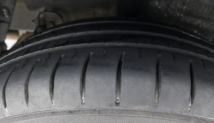 2015 Hyundai Grand i10 MAGNA 1.2 KAPPA VTVT, Petrol, Manual, 70,187 km, Right Rear Tyre Tread