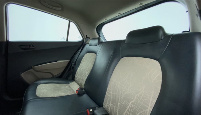 2015 Hyundai Grand i10 MAGNA 1.2 KAPPA VTVT, Petrol, Manual, 70,187 km, Right Side Rear Door Cabin
