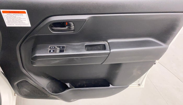2021 Maruti New Wagon-R LXI CNG (O) 1.0, CNG, Manual, 63,818 km, Driver Side Door Panels Control