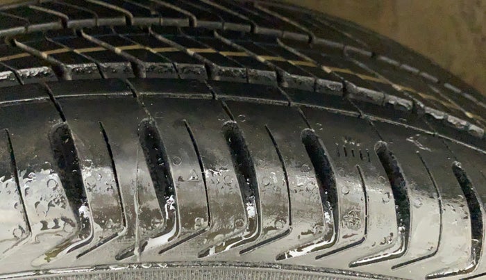 2018 Maruti Swift ZXI PLUS, Petrol, Manual, 40,368 km, Left Front Tyre Tread