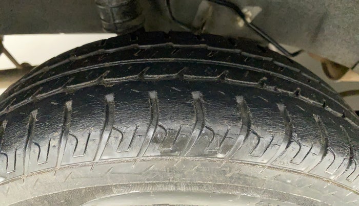 2014 Datsun Go T, Petrol, Manual, 54,033 km, Right Rear Tyre Tread