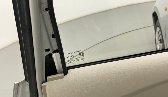 2014 Datsun Go T, Petrol, Manual, 54,033 km, Rear left door - Trim damaged