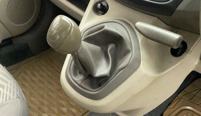 2014 Datsun Go T, Petrol, Manual, 54,033 km, Gear Lever