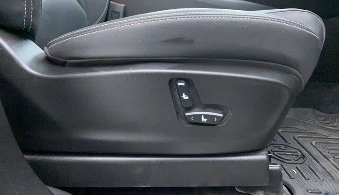 2019 MG HECTOR SHARP DCT PETROL, Petrol, Automatic, 3,829 km, Driver Side Adjustment Panel