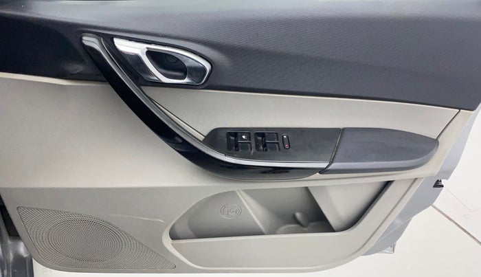 2019 Tata Tiago XZA PETROL, CNG, Automatic, 82,694 km, Driver Side Door Panels Control