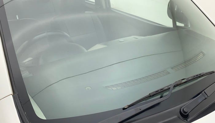 2014 Maruti Wagon R 1.0 LXI, Petrol, Manual, 50,431 km, Front windshield - Minor spot on windshield