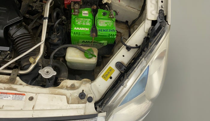 2014 Maruti Wagon R 1.0 LXI, Petrol, Manual, 50,431 km, Left headlight - Clamp has minor damage