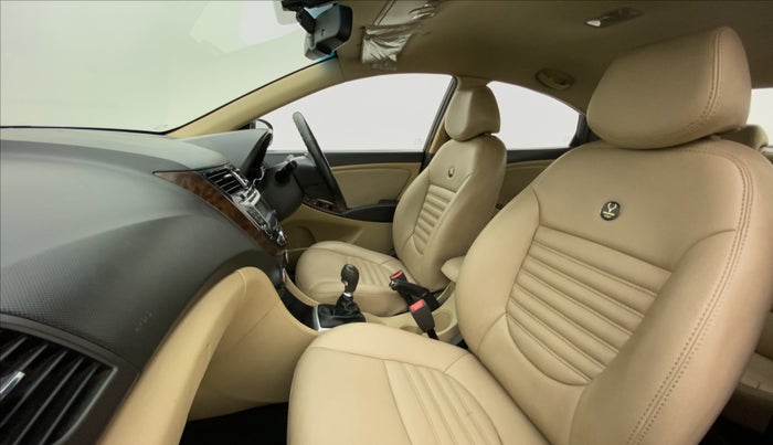 2013 Hyundai Verna FLUIDIC 1.6 CRDI SX, Diesel, Manual, 81,298 km, Right Side Front Door Cabin
