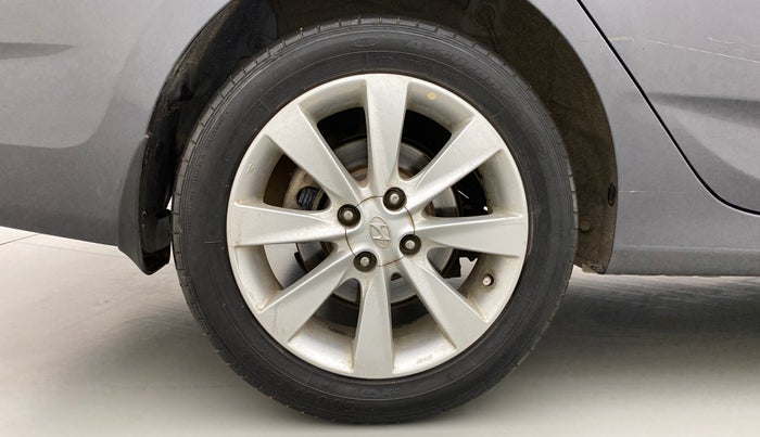 2013 Hyundai Verna FLUIDIC 1.6 CRDI SX, Diesel, Manual, 81,298 km, Right Rear Wheel
