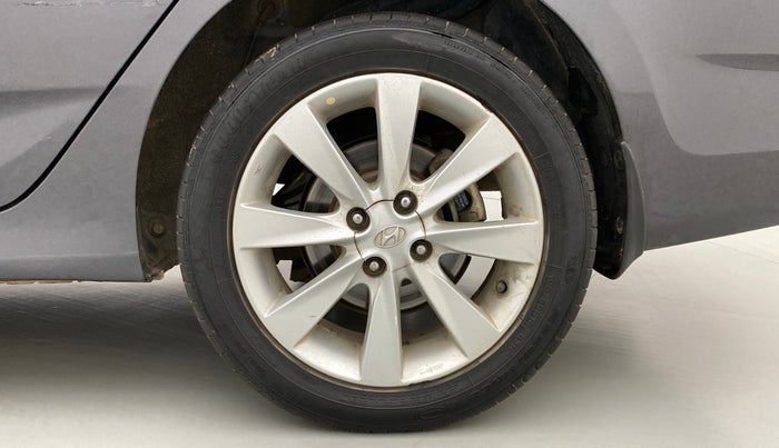 2013 Hyundai Verna FLUIDIC 1.6 CRDI SX, Diesel, Manual, 81,298 km, Left Rear Wheel