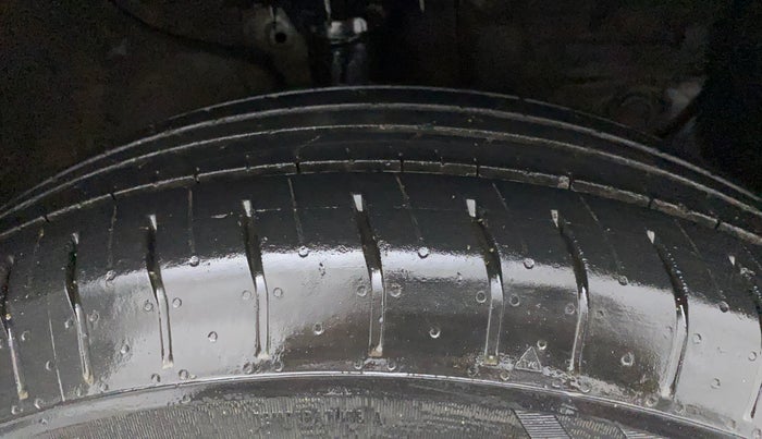 2018 Hyundai Creta E PLUS 1.6 PETROL, Petrol, Manual, 1,14,372 km, Right Front Tyre Tread